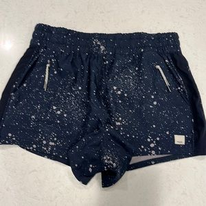 Vuori dash running shorts size small unlined